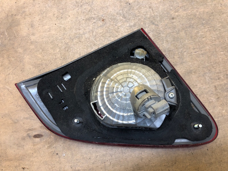 Фонарь внутренний левый TOYOTA COROLLA 150 06-13 Фонарь внутренний левый TOYOTA COROLLA 150 06-13