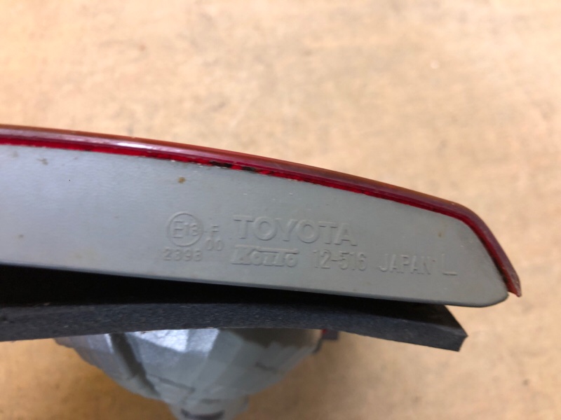 Фонарь внутренний левый TOYOTA COROLLA 150 06-13 Фонарь внутренний левый TOYOTA COROLLA 150 06-13