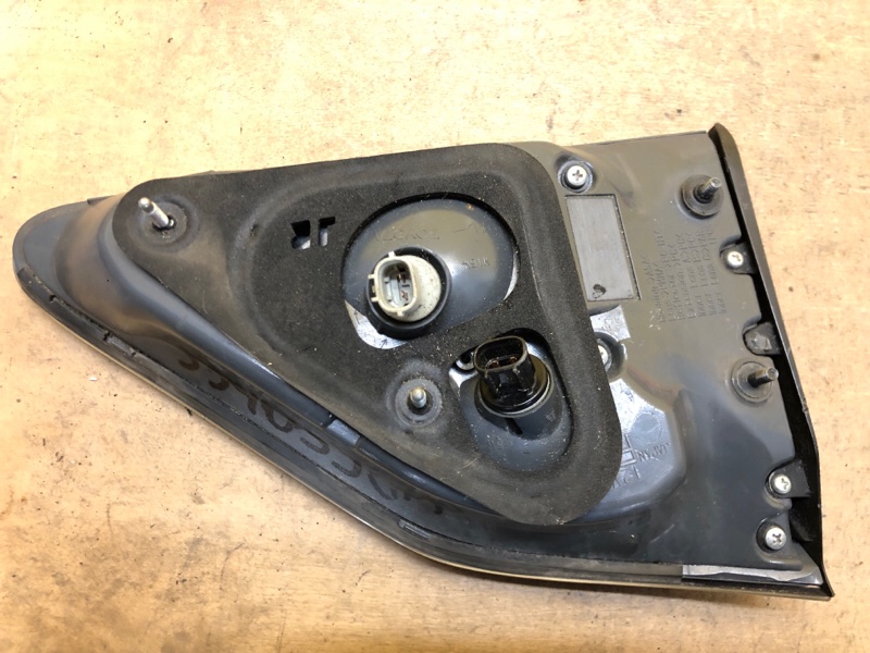 Фонарь внутренний правый LEXUS RX350/450 09-15