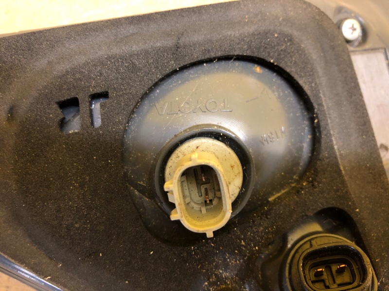 Фонарь внутренний правый RX350/450 09-15