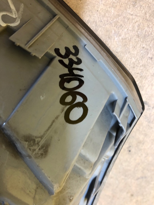 Фонарь наружный левый RX300/330/350/400 03-09