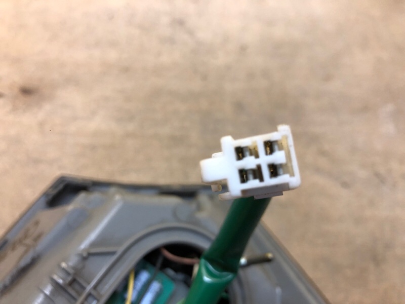 Фонарь наружный левый RX300/330/350/400 03-09