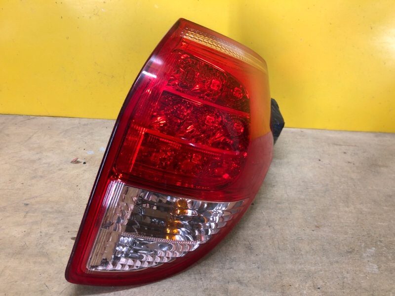 Запчасть фонарь наружный правый TOYOTA RAV4 05-12 8155142091 Б/У Фонарь наружный правый TOYOTA RAV4 05-12 8155142091 Б/У