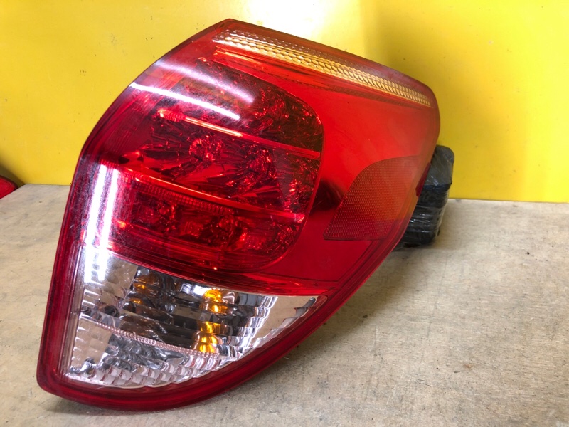 Фонарь наружный правый TOYOTA RAV4 05-12 Фонарь наружный правый TOYOTA RAV4 05-12