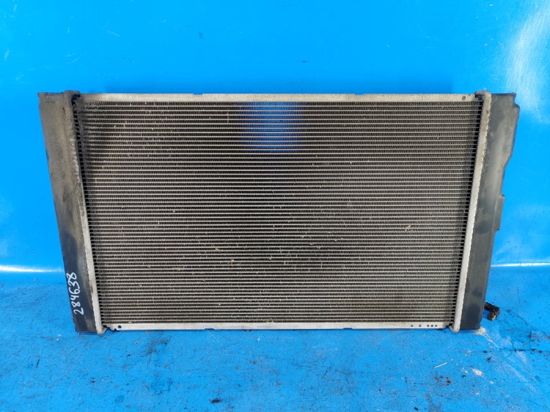 Радиатор основной TOYOTA PRIUS - 30 09-17 16400-37230 Б/У