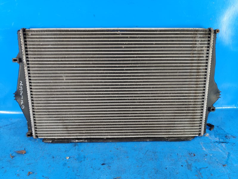 Радиатор интеркулера VOLVO XC70 00–07 2006 2.5 B5254T2 8649471 Б/У
