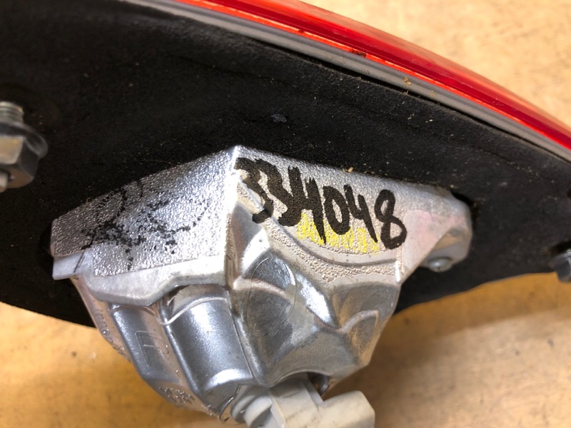 Фонарь внутренний правый COROLLA 150 06-13 Фонарь внутренний правый COROLLA 150 06-13