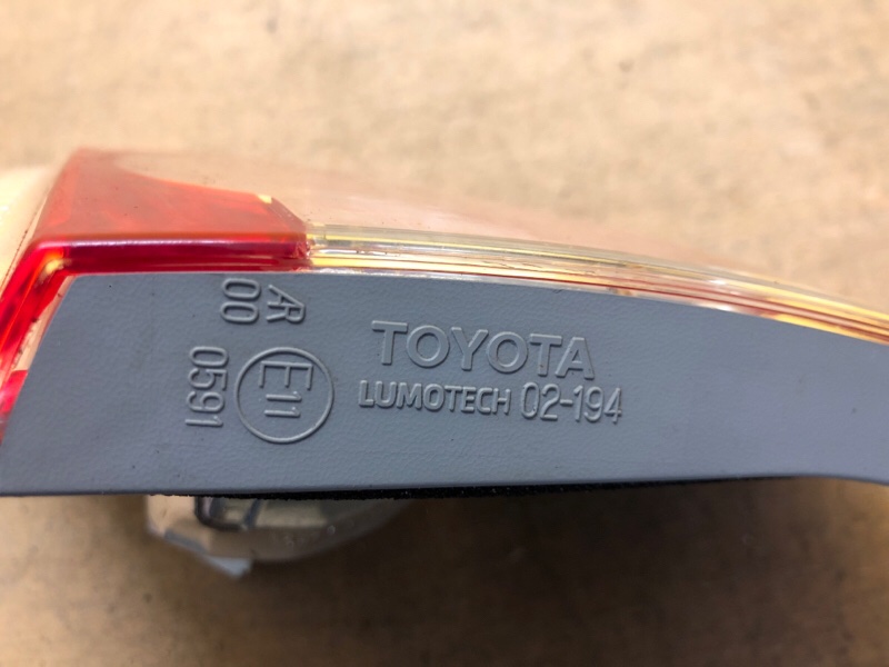 Фонарь внутренний правый COROLLA 150 06-13 Фонарь внутренний правый COROLLA 150 06-13