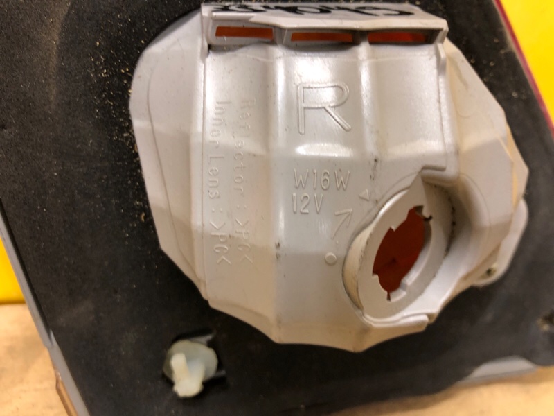 Фонарь внутренний правый COROLLA 150 06-13 Фонарь внутренний правый COROLLA 150 06-13