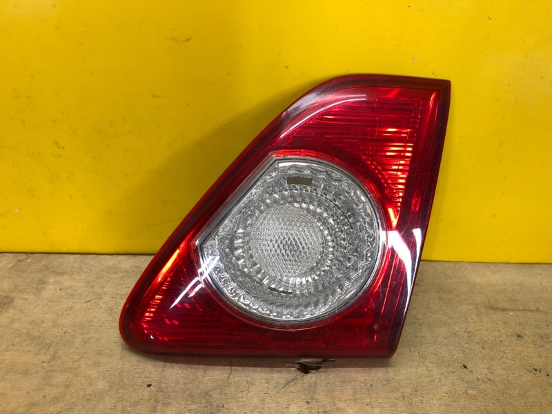 Запчасть фонарь внутренний правый TOYOTA COROLLA 150 06-13 81580-02190 Б/У Фонарь внутренний правый TOYOTA COROLLA 150 06-13 81580-02190 Б/У