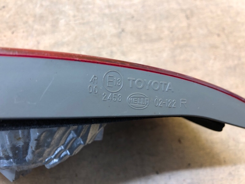 Фонарь внутренний правый COROLLA 150 06-13 Фонарь внутренний правый COROLLA 150 06-13