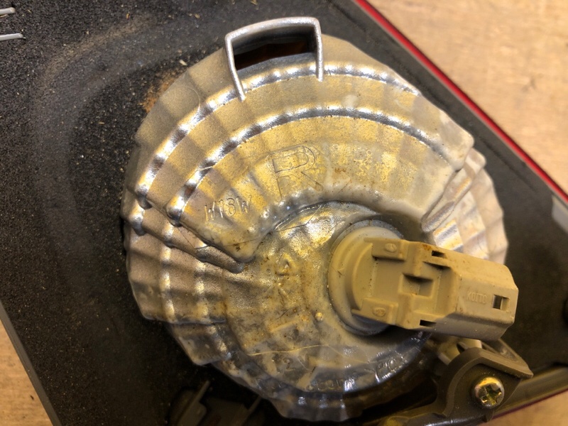 Фонарь внутренний правый COROLLA 150 06-13 Фонарь внутренний правый COROLLA 150 06-13