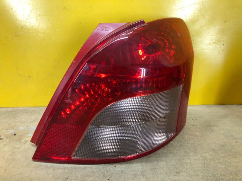 Запчасть фонарь наружный правый TOYOTA YARIS 05–11 815510D110 Б/У Фонарь наружный правый TOYOTA YARIS 05–11 815510D110 Б/У