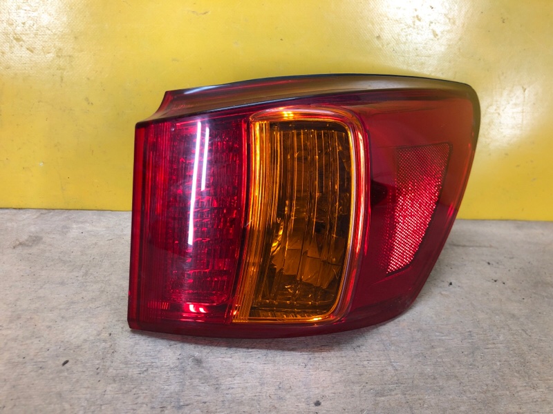 Фонарь наружный правый LEXUS IS250/350 05-13 8155153210 Б/У