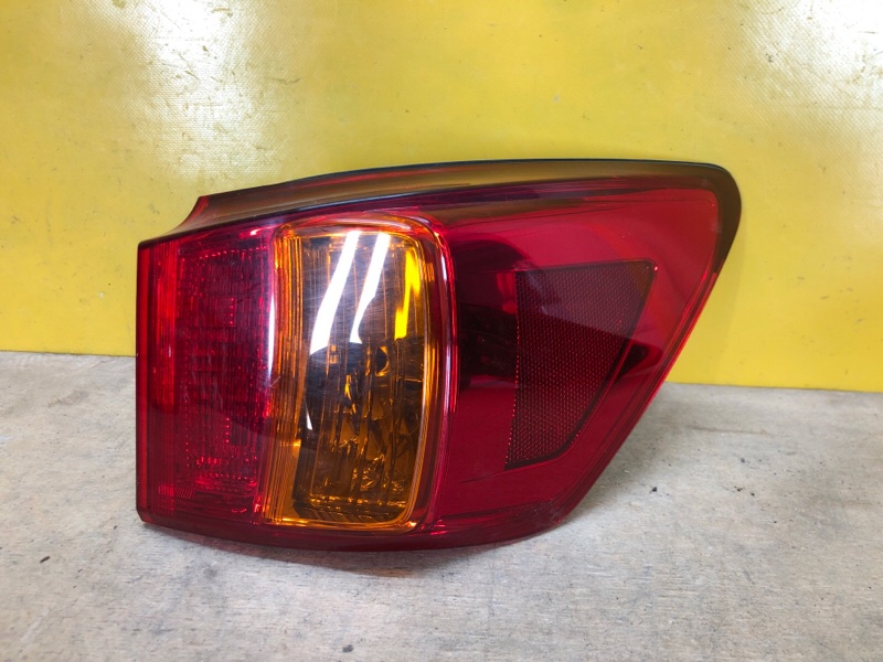 Фонарь наружный правый LEXUS IS250/350 05-13