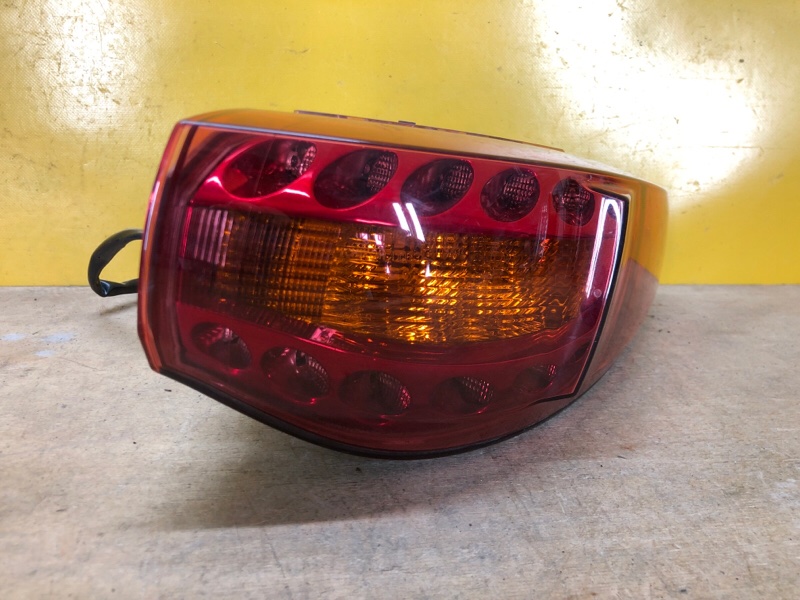 Фонарь наружный правый INFINITI FX/QX70 S51 08-17 26550-1CA0A Б/У