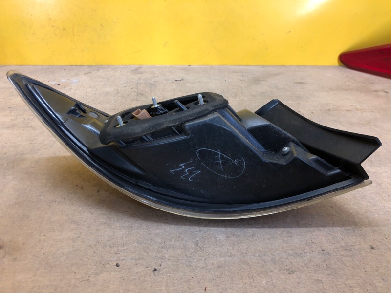 Фонарь наружный правый 6 GH 07-12