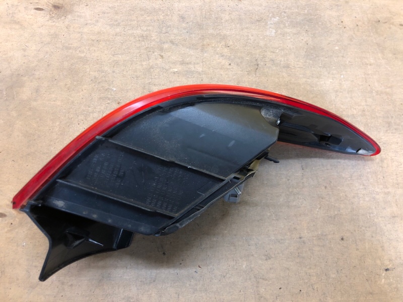 Фонарь наружный правый 6 GJ 12-