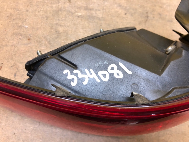 Фонарь наружный левый 6 GJ 12-