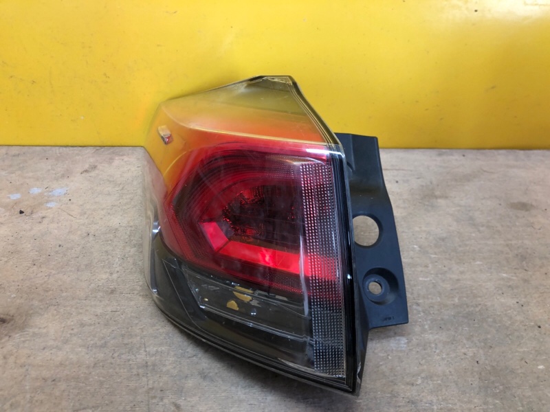Фонарь наружный левый TOYOTA RAV4 13-19 Б/У