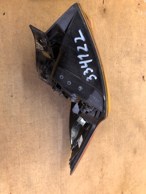 Фонарь наружный правый RAV4 13-19 Фонарь наружный правый RAV4 13-19