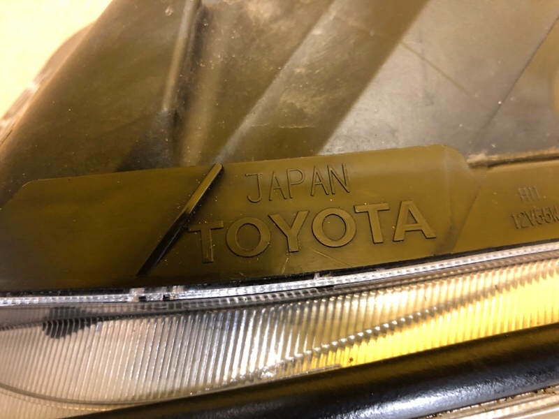 Фара левая RAV4 05-12