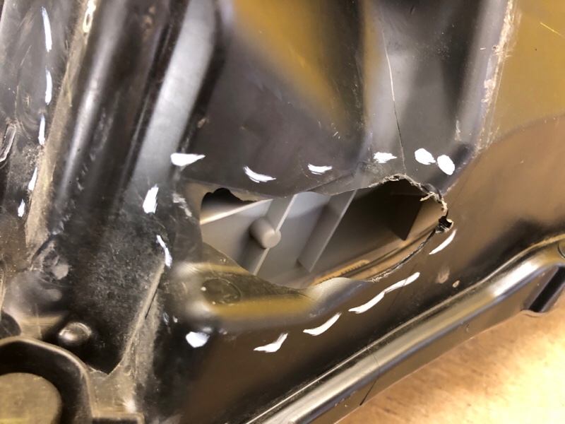 Фара правая CT200 11-17