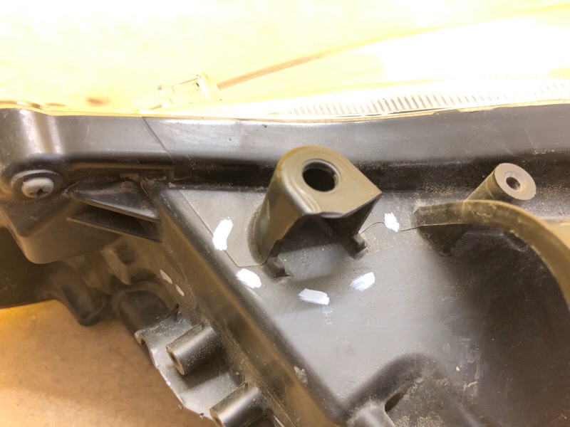 Фара правая CT200 11-17