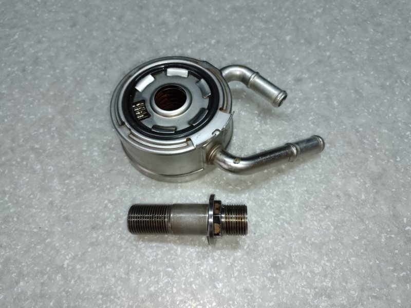 Теплообменник масляного фильтра NISSAN NV200 USA 13- 2018 2.0 MR20DE 21305-JD02C Б/У