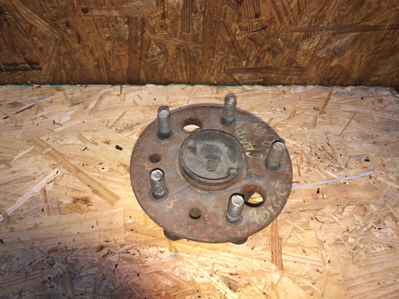 Запчасть ступица задняя правая TOYOTA CAMRY 30 02-06 42304-48010 Б/У Ступица задняя правая TOYOTA CAMRY 30 02-06 42304-48010 Б/У