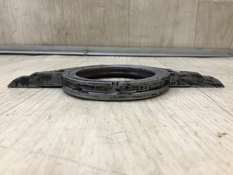 Крышка коленвала задняя INFINITI FX S50 03-08 3.5 VQ35 Крышка коленвала задняя INFINITI FX S50 03-08 3.5 VQ35