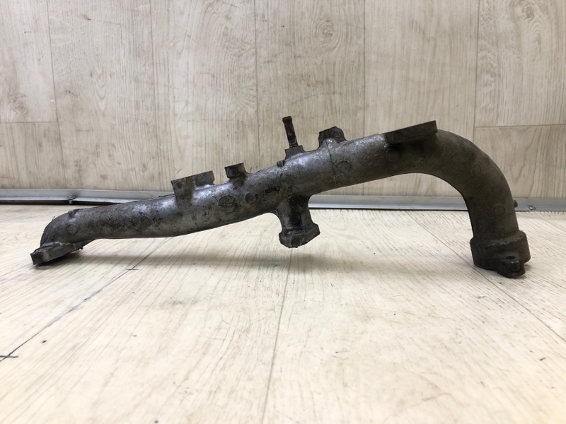 Патрубок системы охлаждения FX S50 03-08 3.5 VQ35 Патрубок системы охлаждения FX S50 03-08 3.5 VQ35