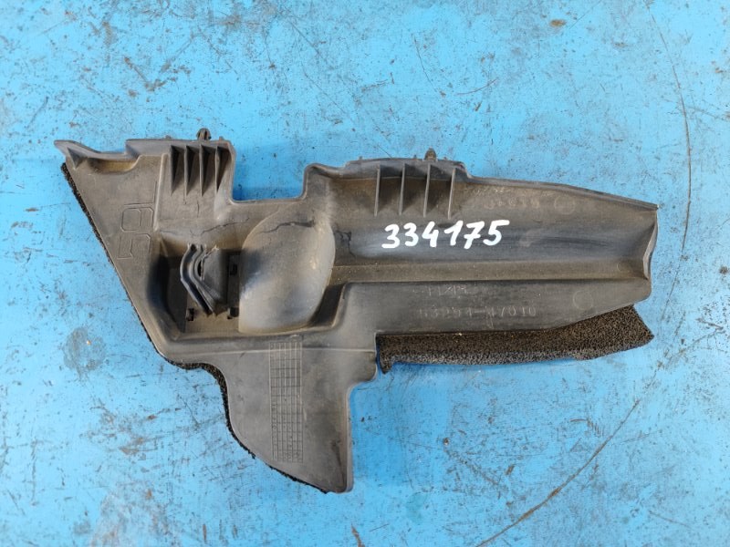 Дефлектор радиатора передний левый TOYOTA PRIUS - 30 09-17 2010 ZVW30 53294-47010 Б/У