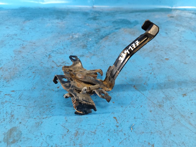 Замок капота TOYOTA PRIUS PLUS 11-14 53510-47111 Б/У