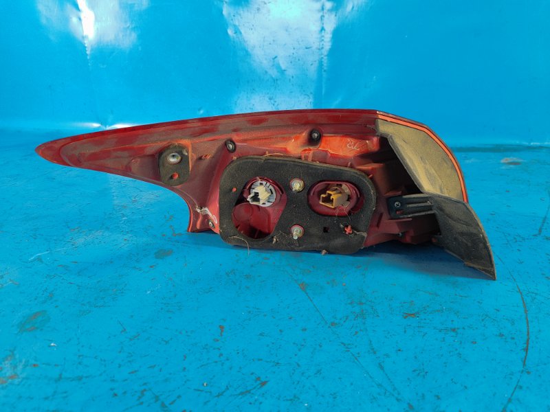 Фонарь наружный правый LANCER X 10 07-15 Хетчбек