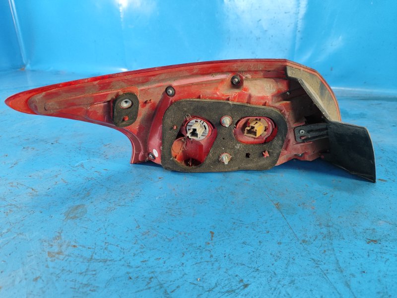 Фонарь наружный правый LANCER X 10 07-15 Хетчбек