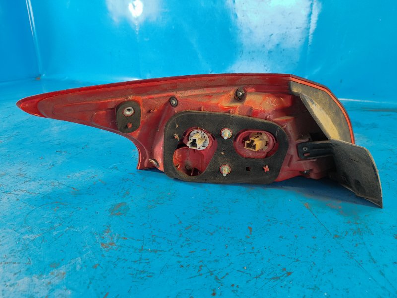 Фонарь наружный правый LANCER X 10 07-15 Хетчбек