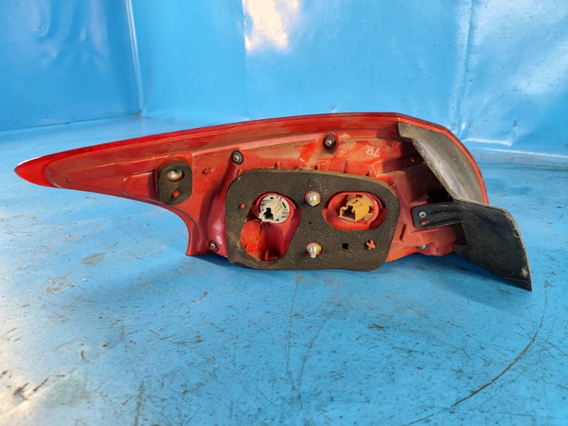 Фонарь наружный правый LANCER X 10 07-15 Хетчбек