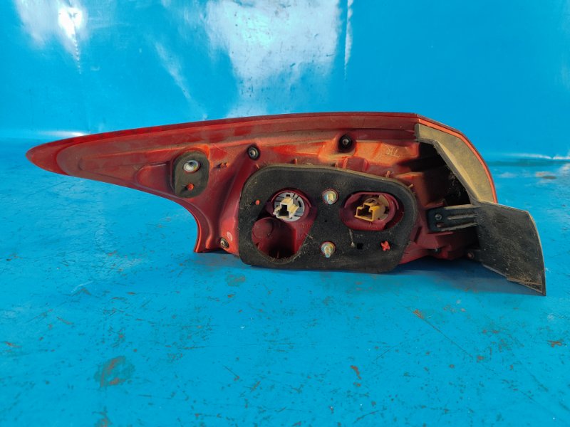 Фонарь наружный правый LANCER X 10 07-15 Хетчбек