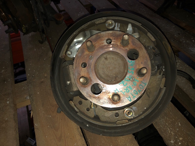 Запчасть ступица задняя левая TOYOTA CAMRY 30 02-06 42305-48010 Б/У Ступица задняя левая TOYOTA CAMRY 30 02-06 42305-48010 Б/У