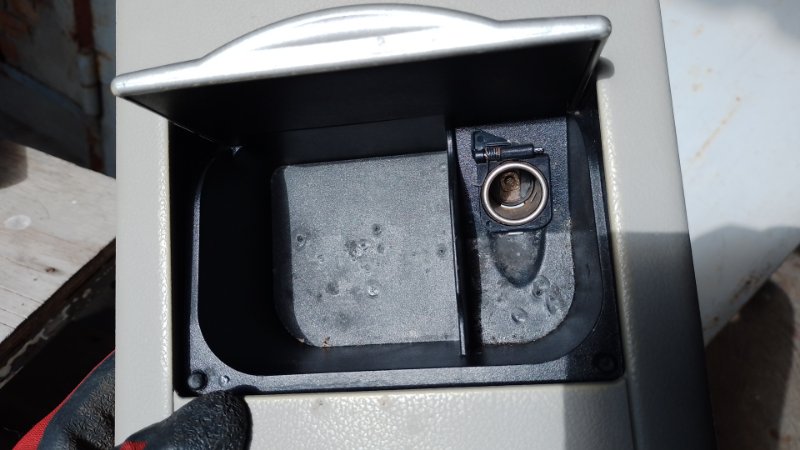 Консоль центральная CAMRY 40 06-11