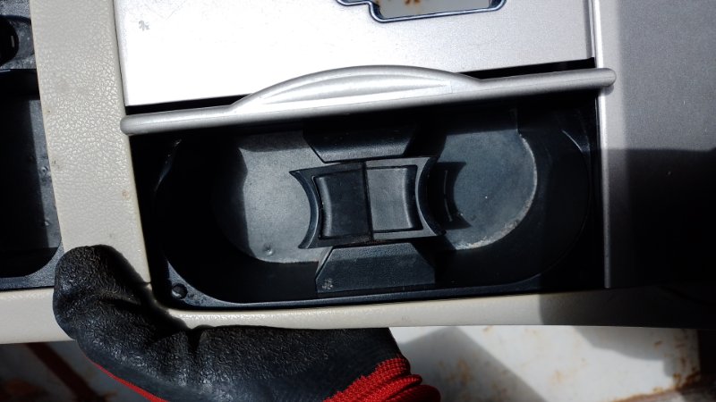 Консоль центральная CAMRY 40 06-11