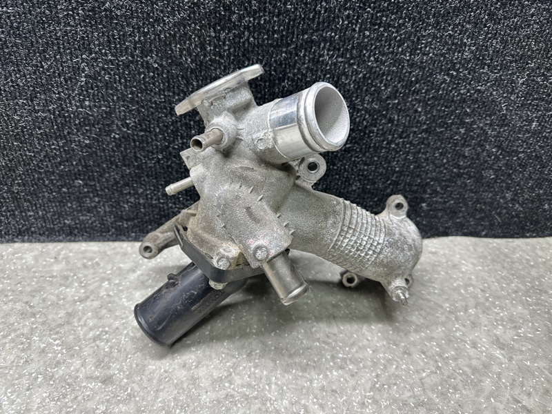 Корпус термостата LEXUS IS250/350 05-13 2.5 4GR-FSE 16304-31033 Б/У