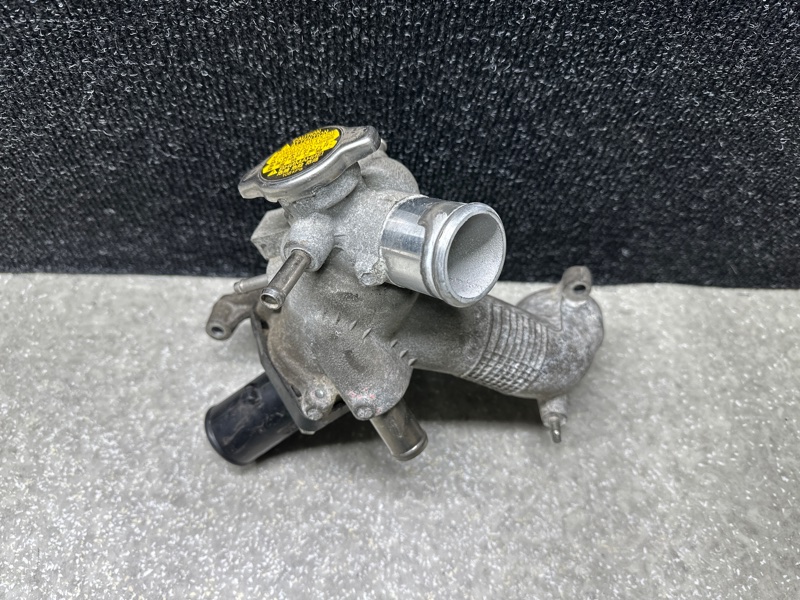 Корпус термостата IS250/350 05-13 2.5 4GR-FSE