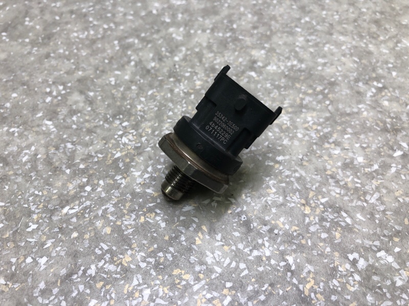 Датчик давления топлива HYUNDAI TUCSON TL 15-20 35342-2E500 Б/У