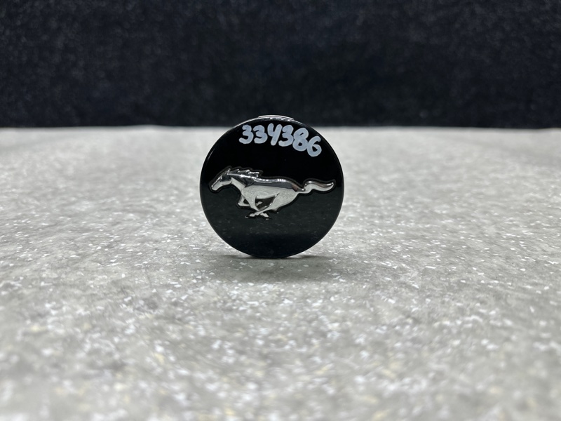 Заглушка колесного диска FORD MUSTANG 15- FR3Z-1130-A Б/У