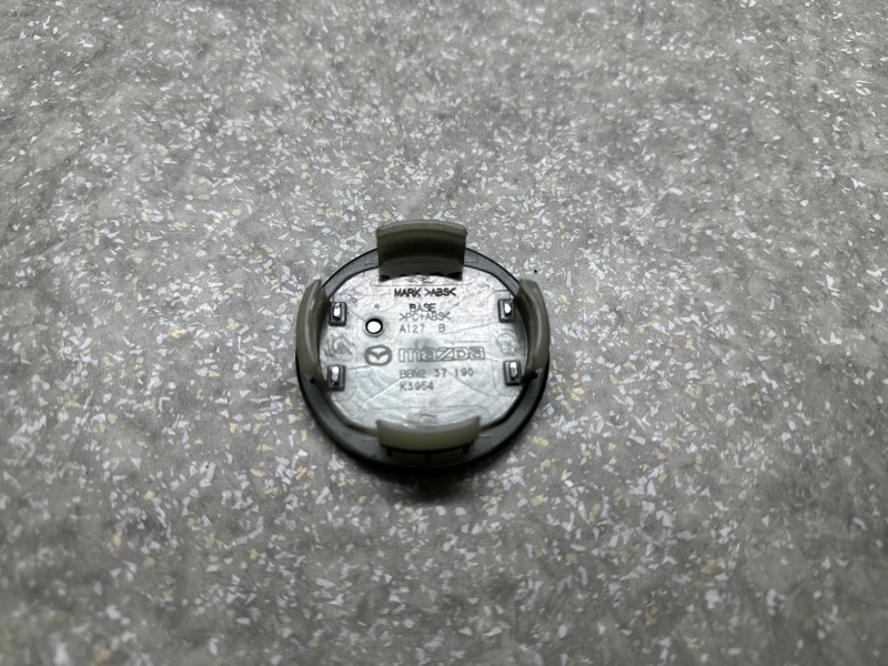 Заглушка колесного диска MX-5 15-