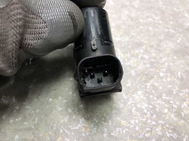 Датчик парктроника задний QX56 / TITAN / ARMADA 04-16