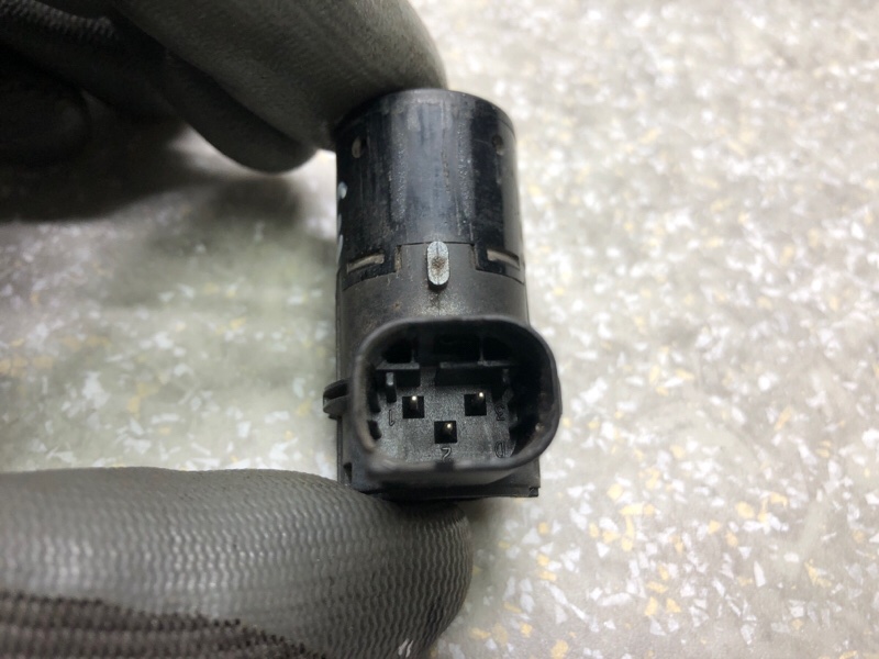 Датчик парктроника задний QX56 / TITAN / ARMADA 04-16