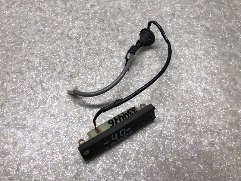 Кнопка открывания багажника наружная CAMRY 40 06-11